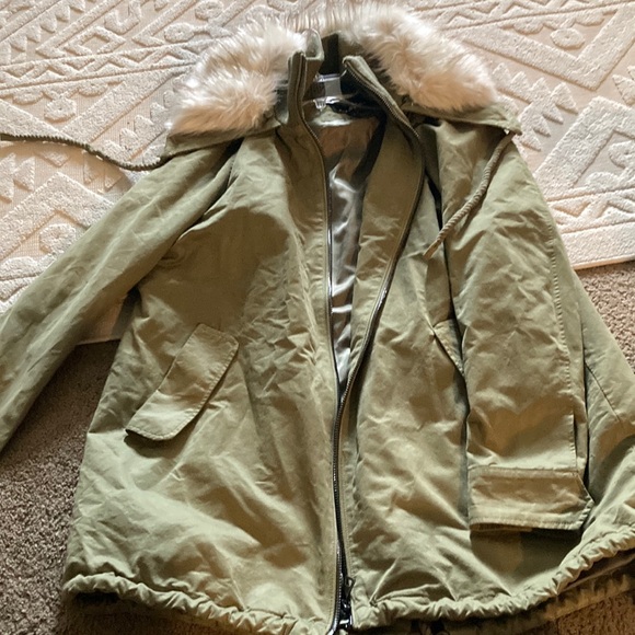 Sam Edelman Women's Olive Green Jacket with Faux Fur Trim - Picture 3 of 7